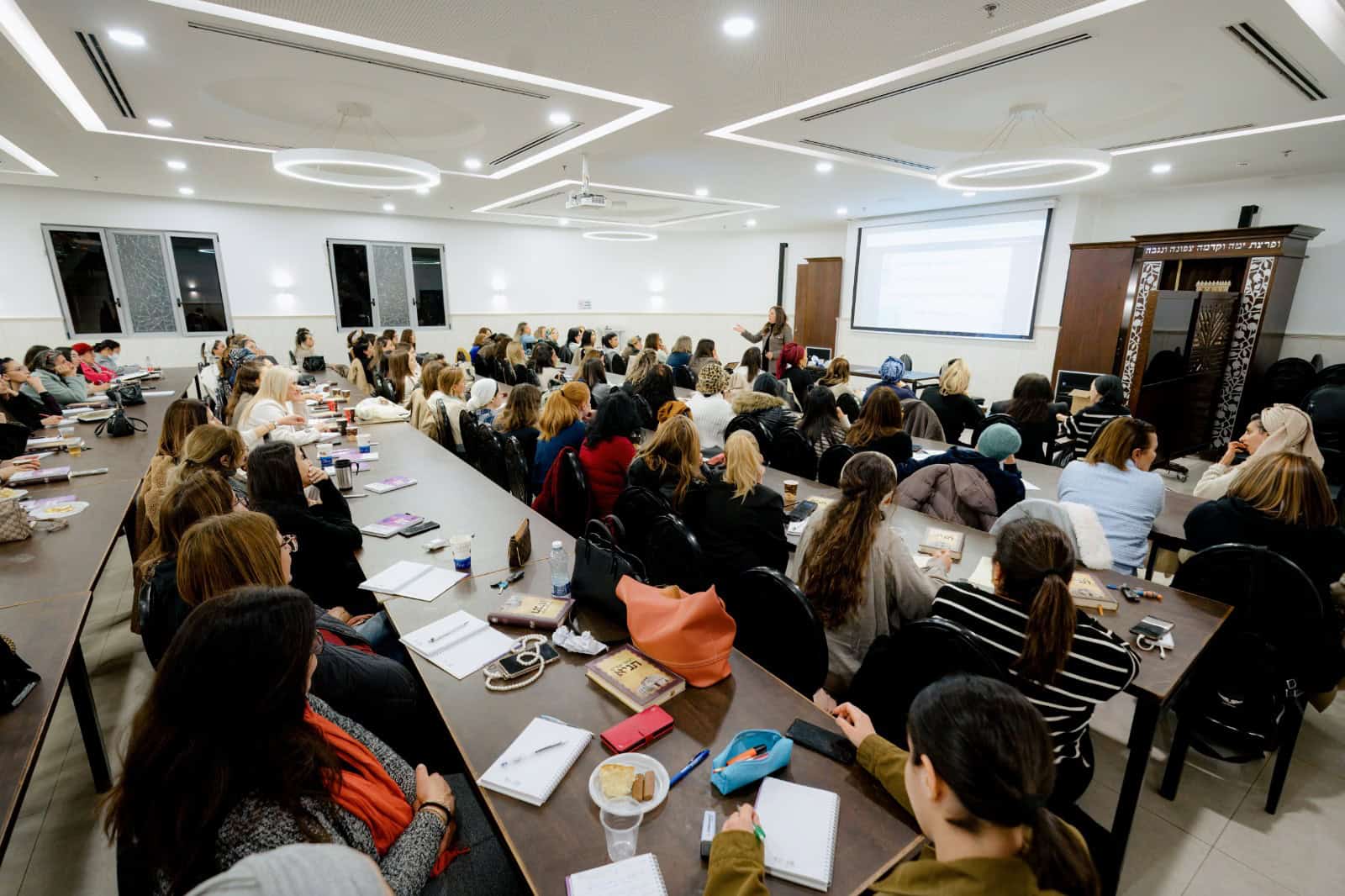 שיעור תניא לנשים